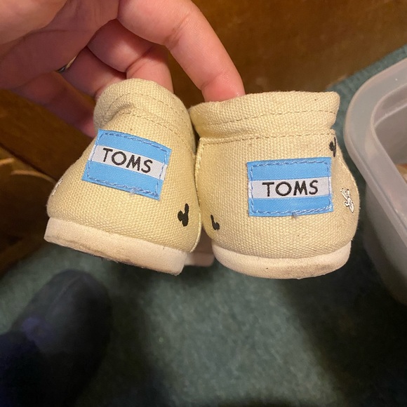 Mickey Mouse Toms - Picture 5 of 13